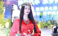 《朋友的妈妈4》中字头歌词是什么